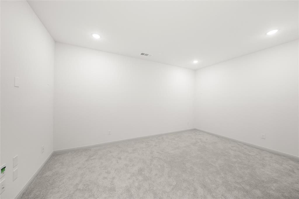 9449 Keep Street Property Photo 7