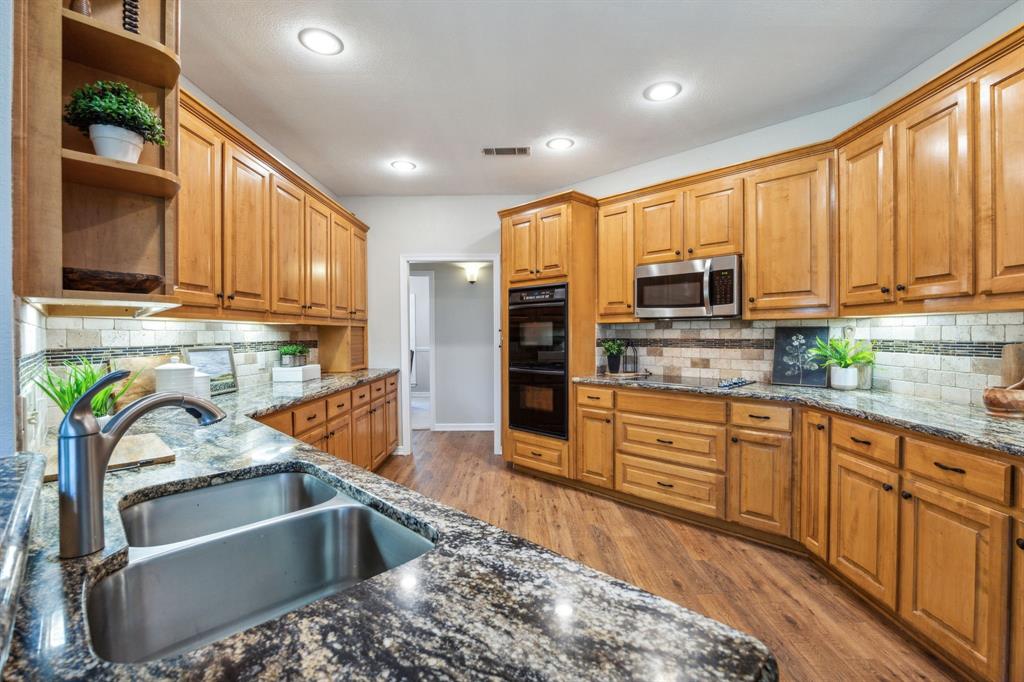 7968 Fm 121 Property Photo 11