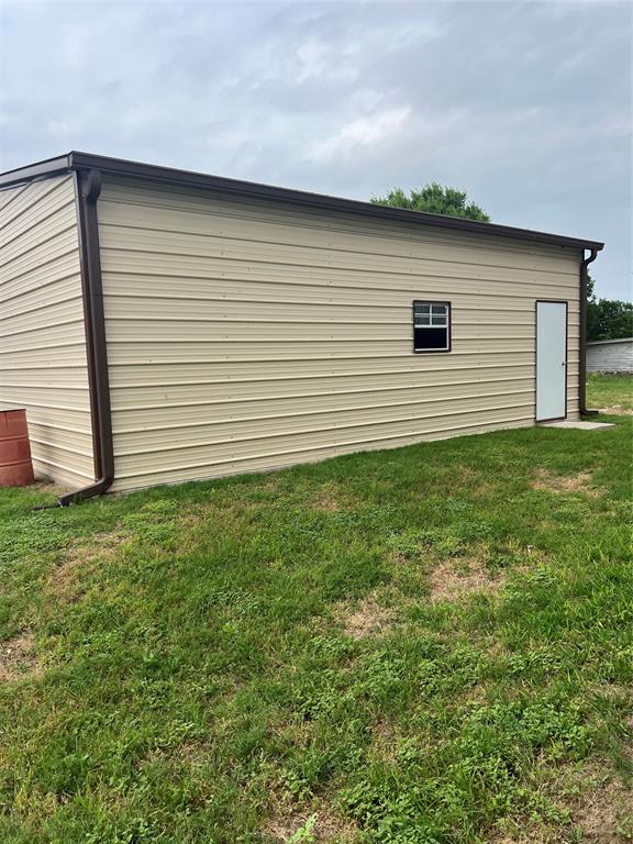 606 S Wade Street Property Photo 9