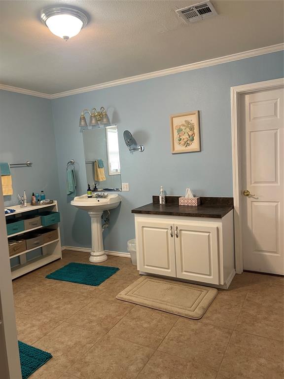 606 S Wade Street Property Photo 19