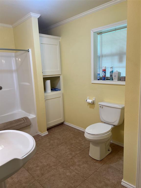 606 S Wade Street Property Photo 28