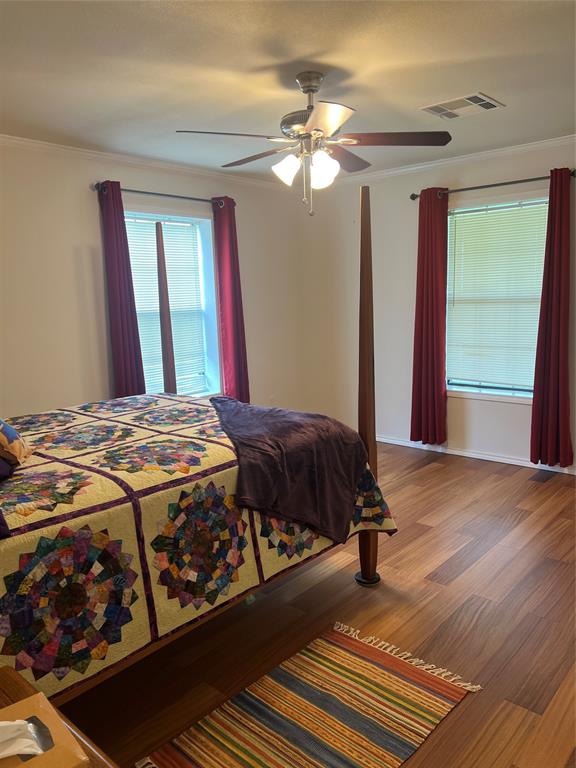 606 S Wade Street Property Photo 32