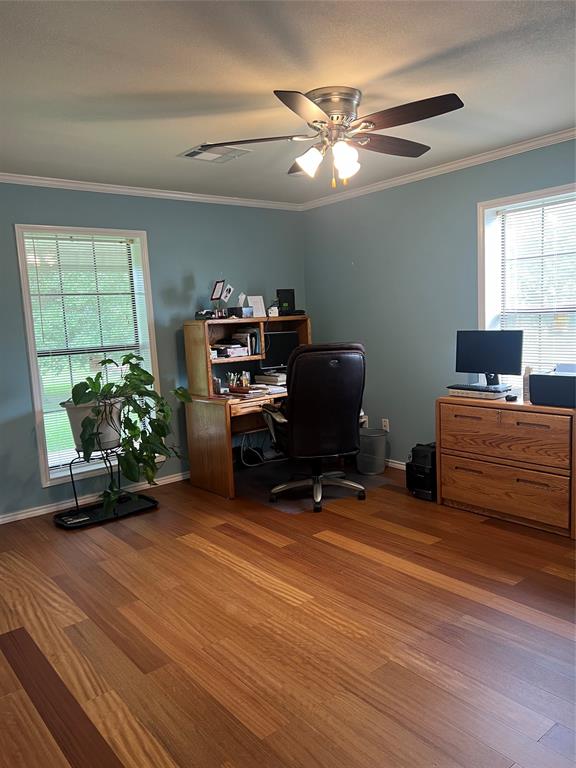 606 S Wade Street Property Photo 34
