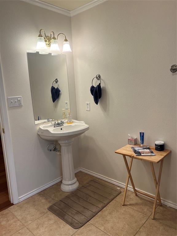 606 S Wade Street Property Photo 36