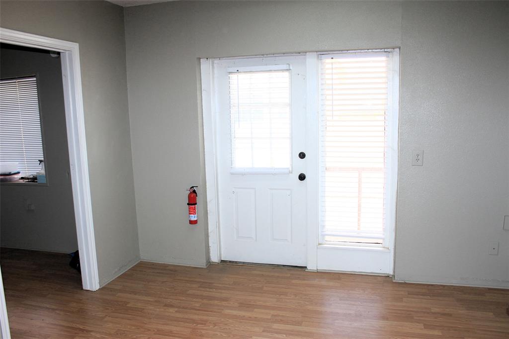 101 E Wallace Street Property Photo 7