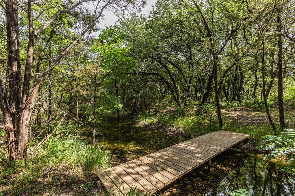 420 Private Road 1400 Property Photo 6
