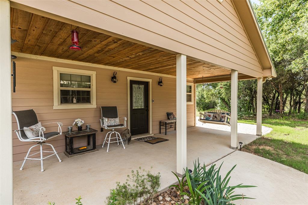 420 Private Road 1400 Property Photo 8