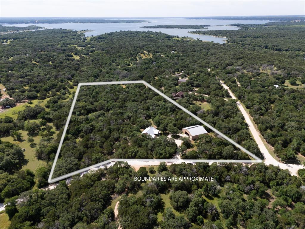 420 Private Road 1400 Property Photo 9
