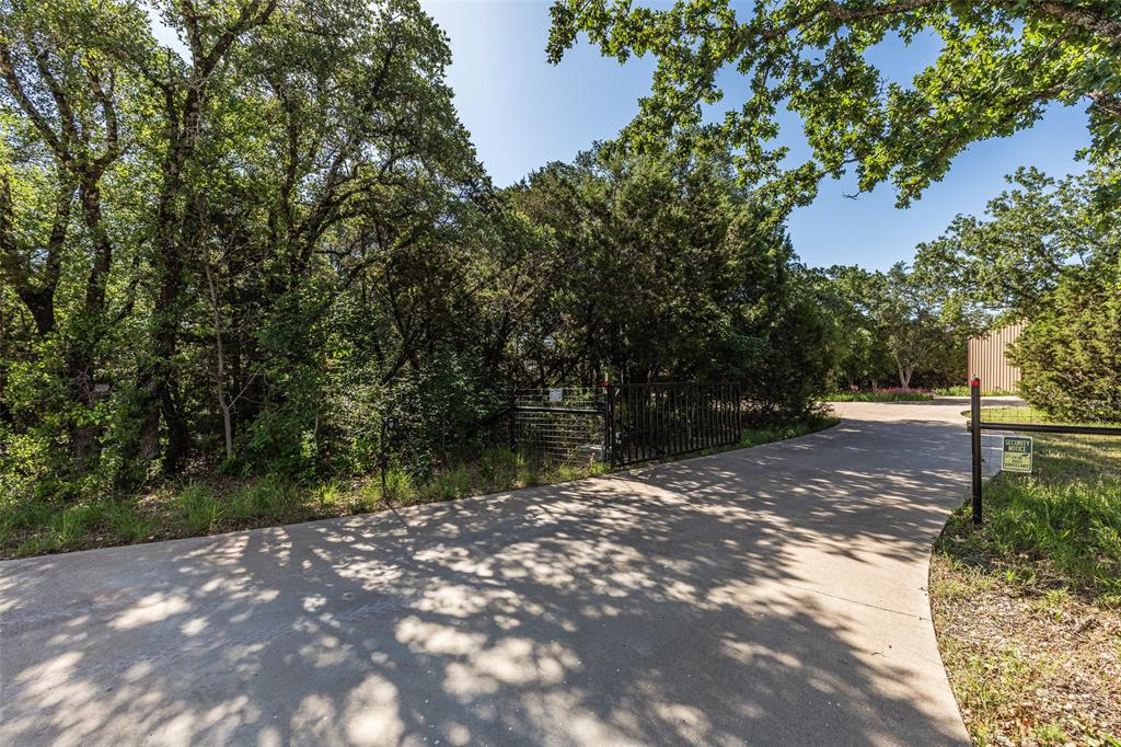 420 Private Road 1400 Property Photo 11