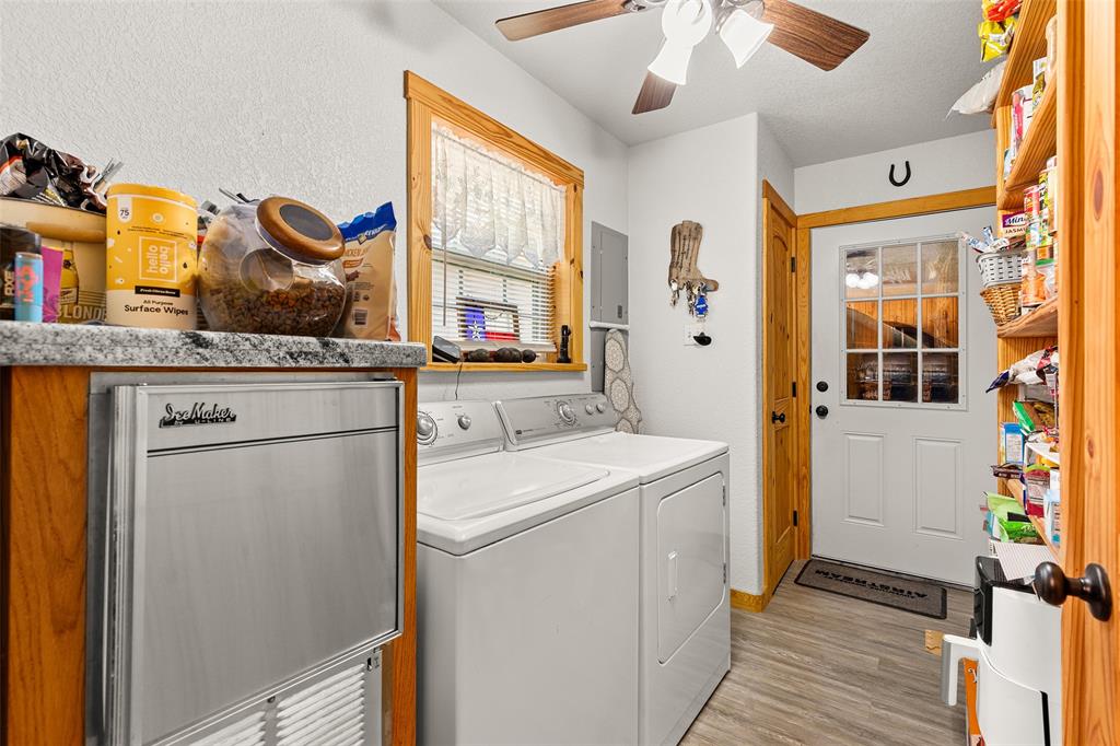 420 Private Road 1400 Property Photo 29