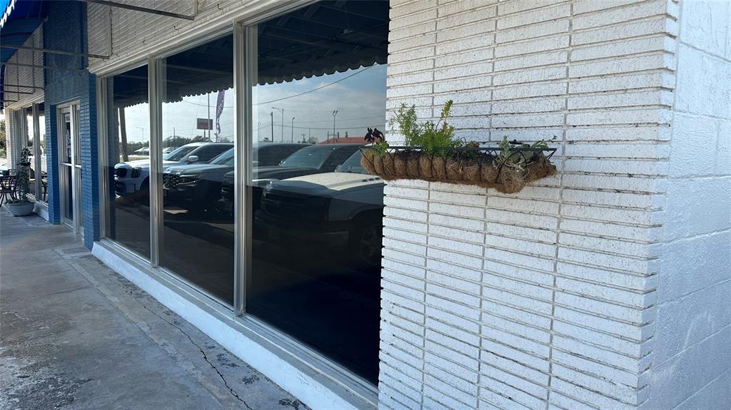 1222 Fort Worth Highway A Property Photo 3