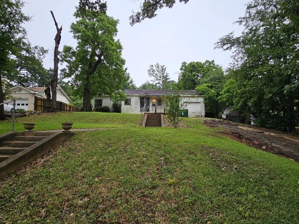 1016 Woodland Drive Property Photo 1