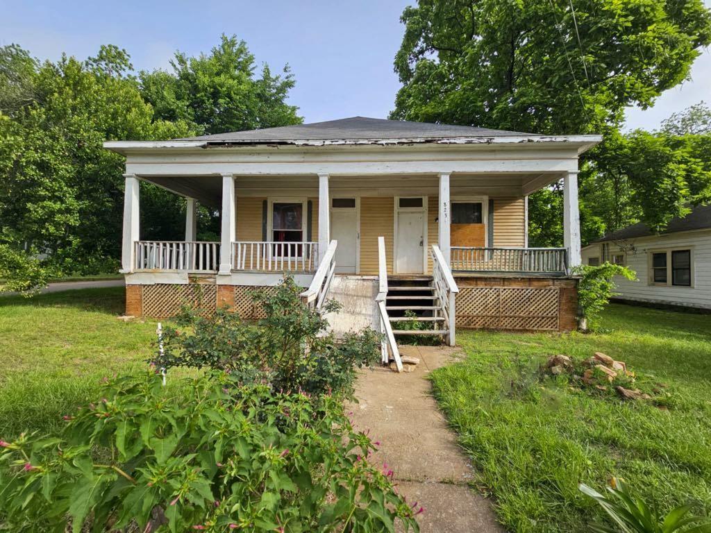 823 W Louisiana Street Property Photo 1
