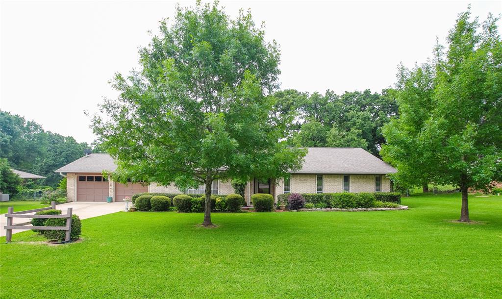 107 Clover Drive Property Photo 1