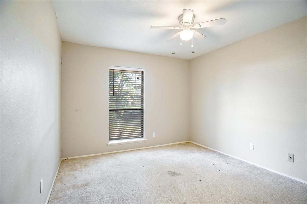 745 Oakland Street Property Photo 8