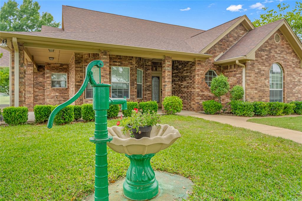 100 Wood Creek Drive Property Photo 1