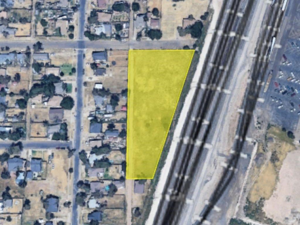 112 40th Avenue Property Photo 1