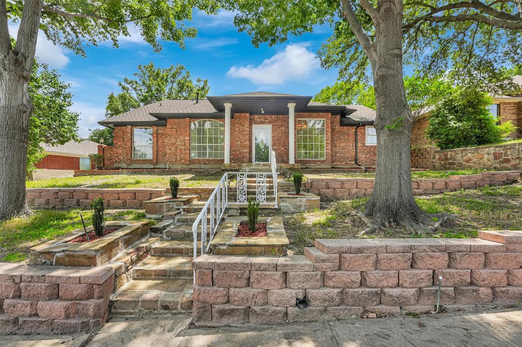 4909 Berkeley Court Picture