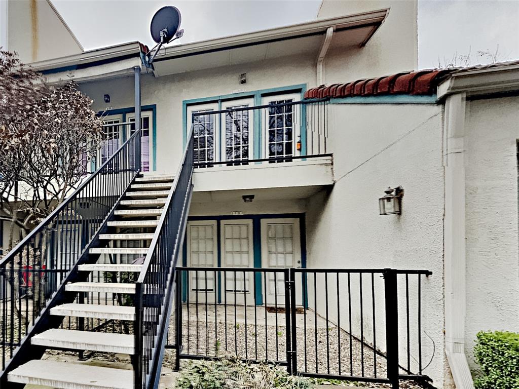 13215 Emily Road 2202