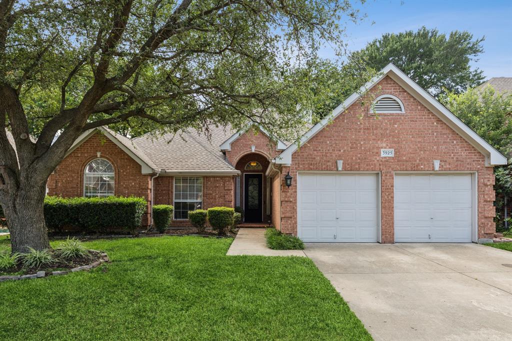 3925 Oak Park Drive Property Photo 1
