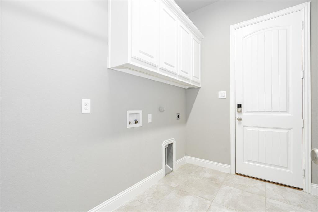 913 Colby Bluff Drive Property Photo 26