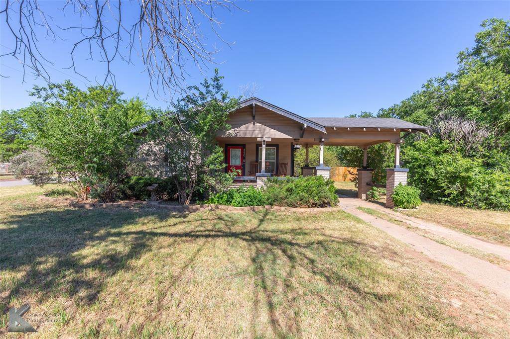 890 Vine Street Property Photo 1