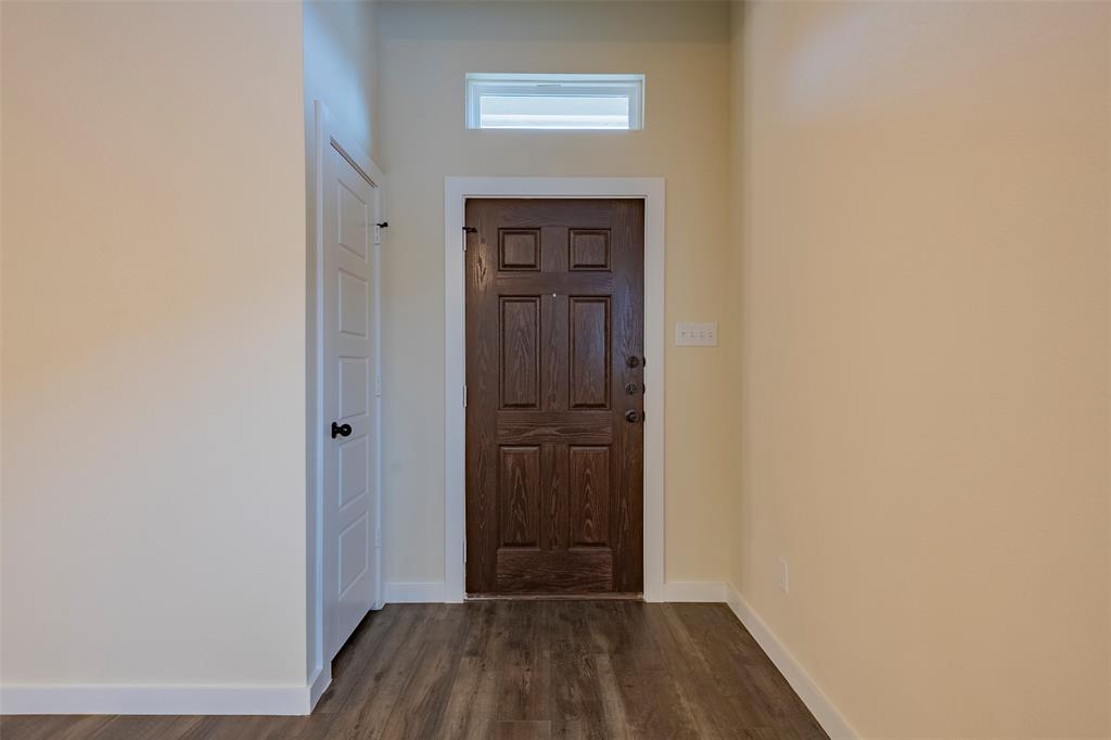 725 Blackland Drive Property Photo 1
