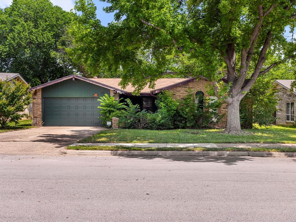 801 E Timberview Lane Property Photo 1