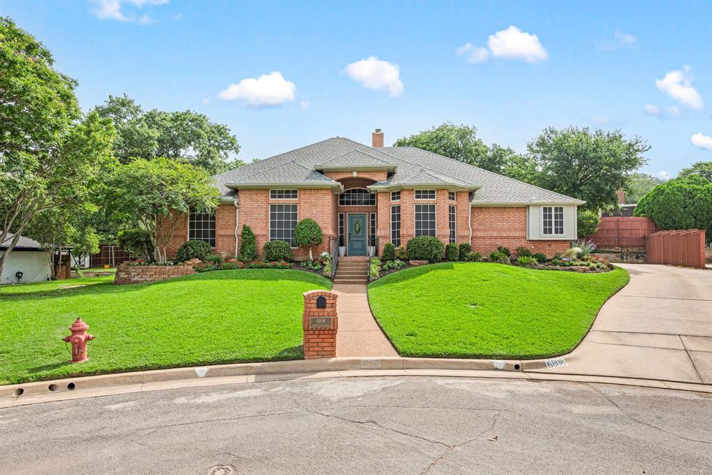 6808 N Oaks Drive Property Photo 1