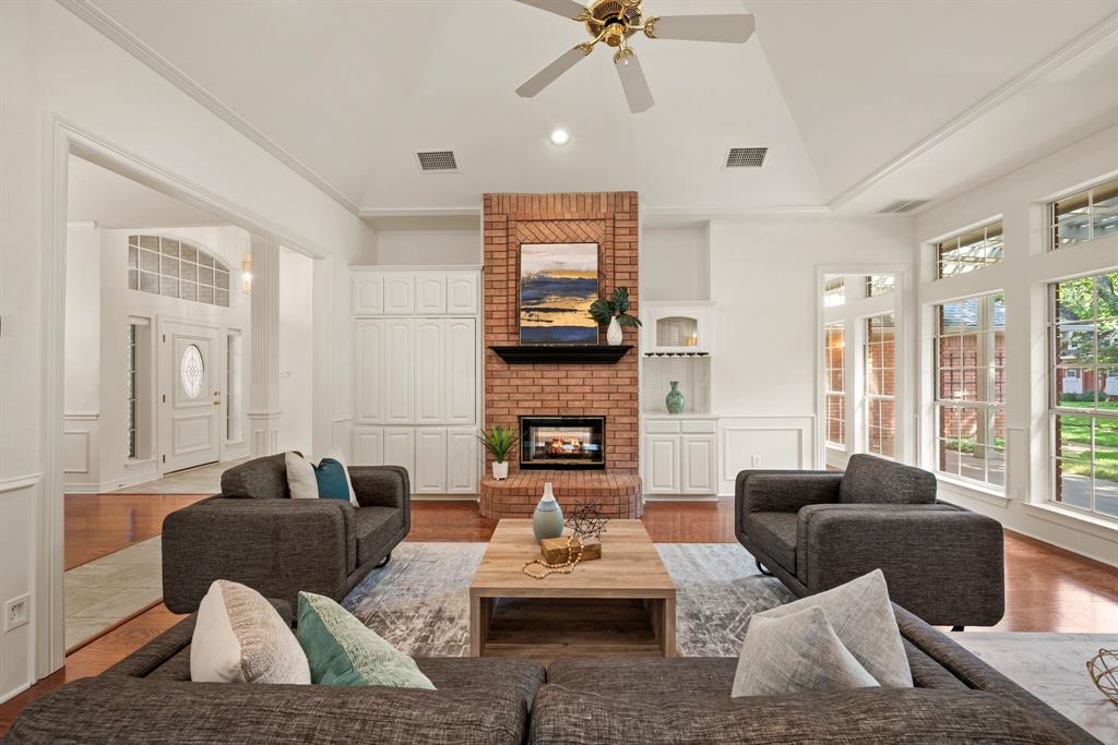 6808 N Oaks Drive Property Photo 1