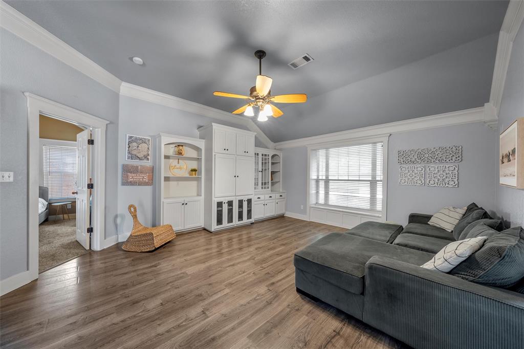 10513 Rayburn Way Property Photo 8