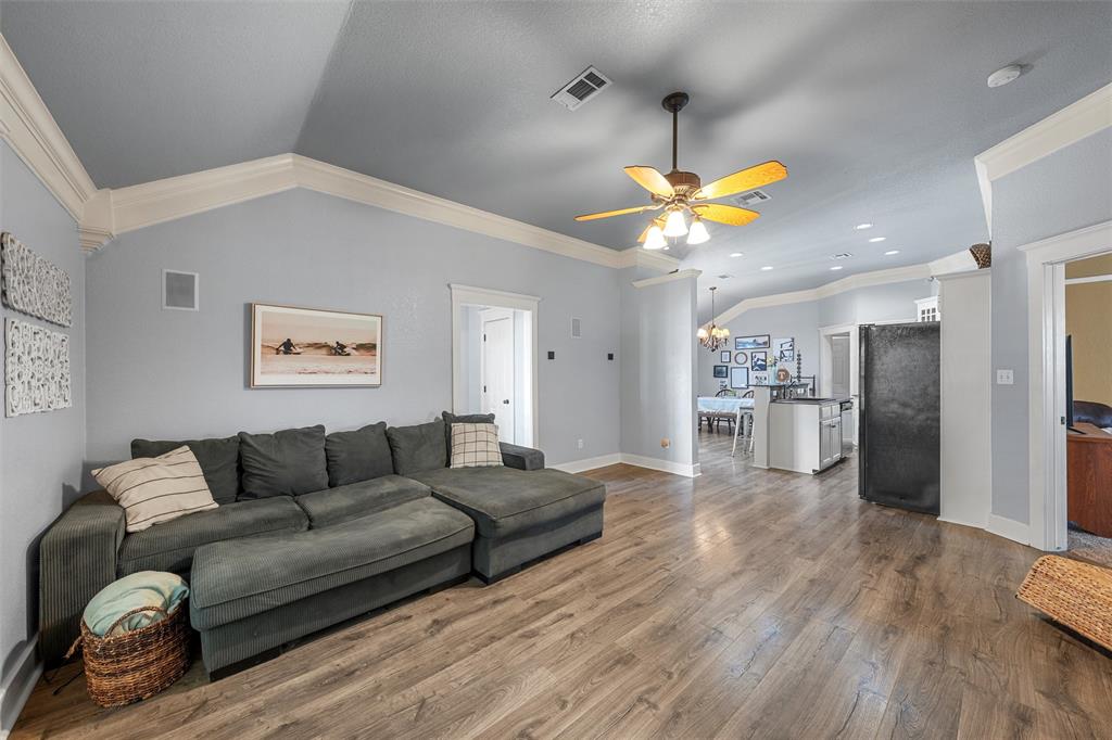 10513 Rayburn Way Property Photo 9