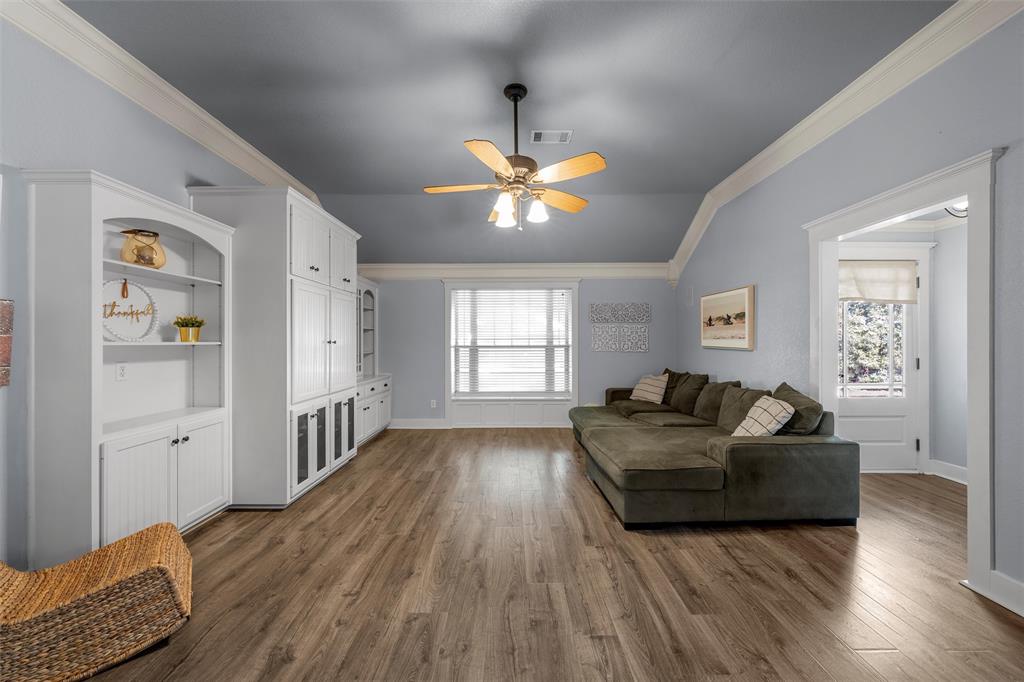 10513 Rayburn Way Property Photo 10