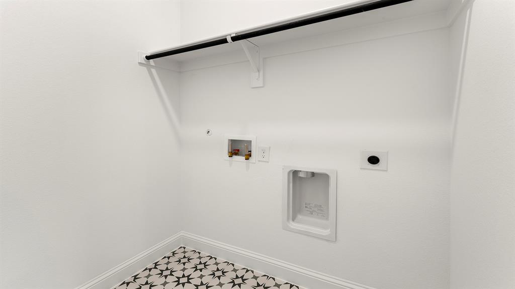 487 Silent Pond Parkway Property Photo 5