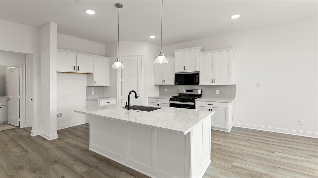 487 Silent Pond Parkway Property Photo 9