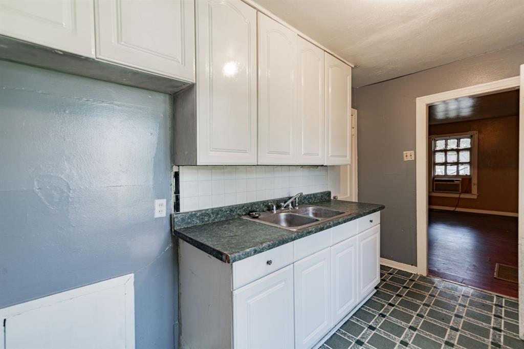 4722 Cowan Avenue Property Photo 9