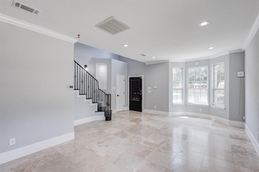 3005 S Jennings Avenue Property Photo 10