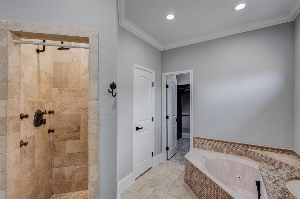 3005 S Jennings Avenue Property Photo 12