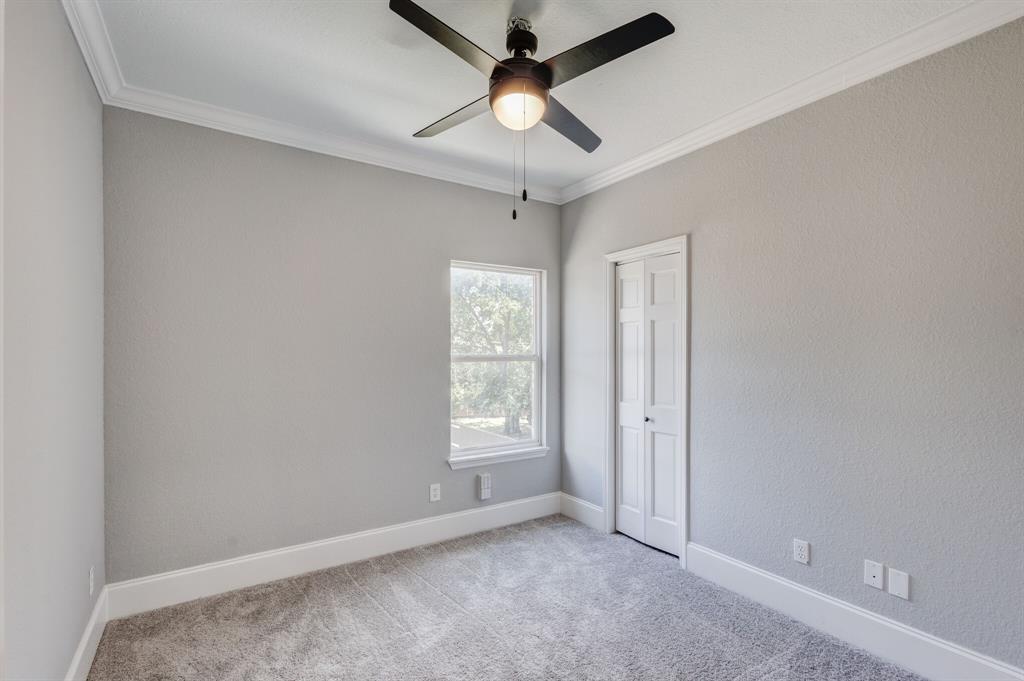 3005 S Jennings Avenue Property Photo 14