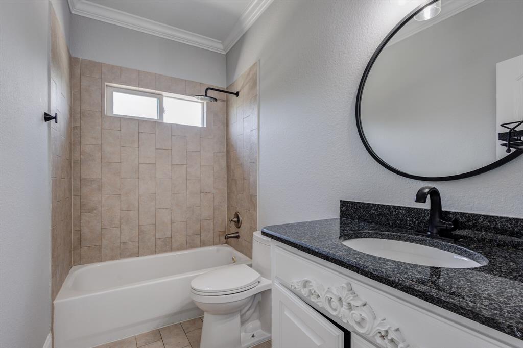 3005 S Jennings Avenue Property Photo 17