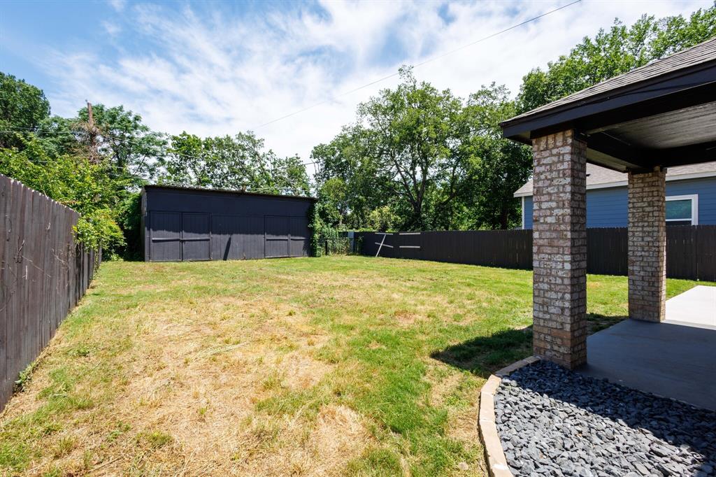 3005 S Jennings Avenue Property Photo 18
