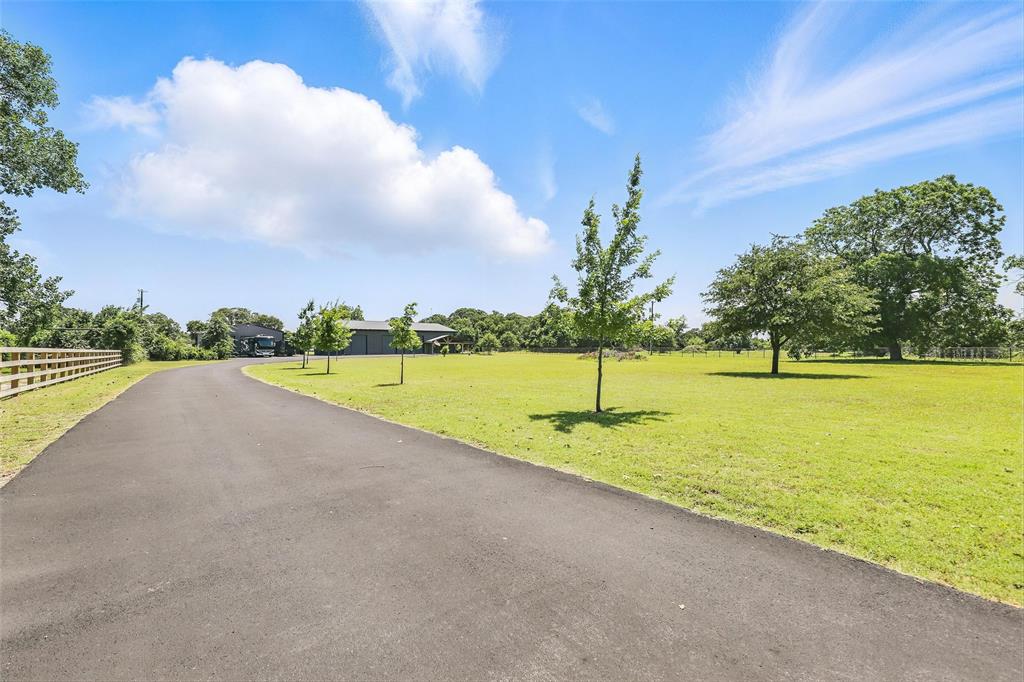 1661 Greenwood Road Property Photo 3
