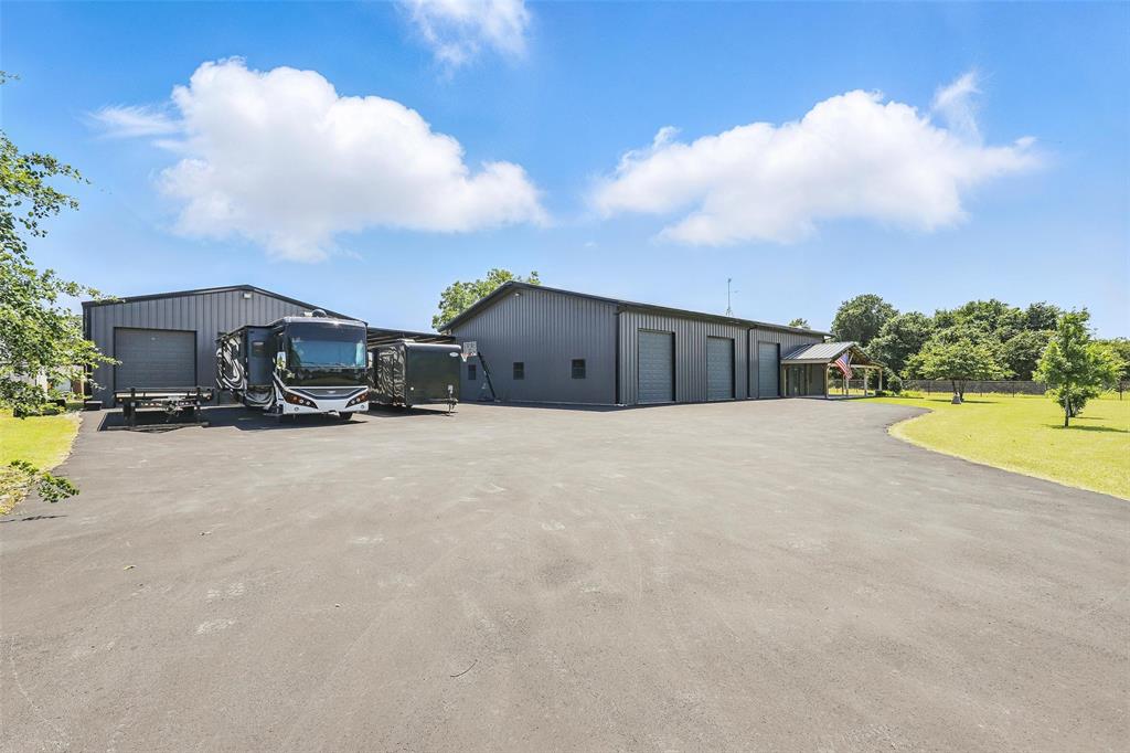 1661 Greenwood Road Property Photo 4