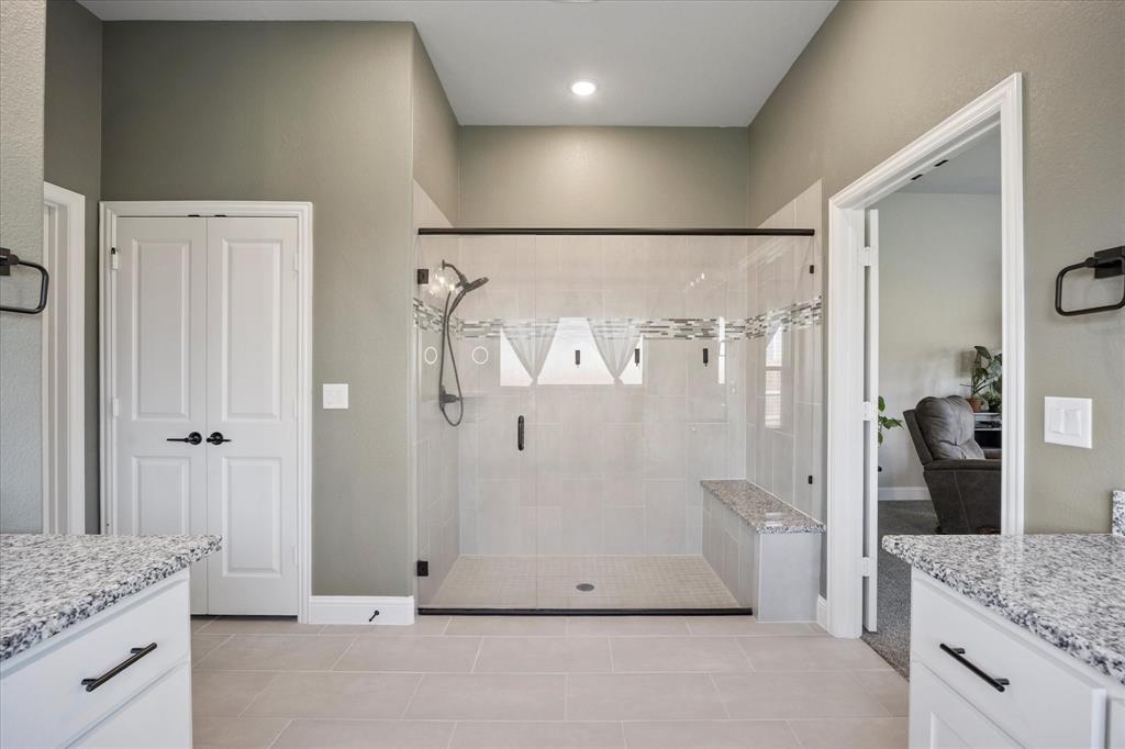 280 Sparkling Springs Drive Property Photo 26