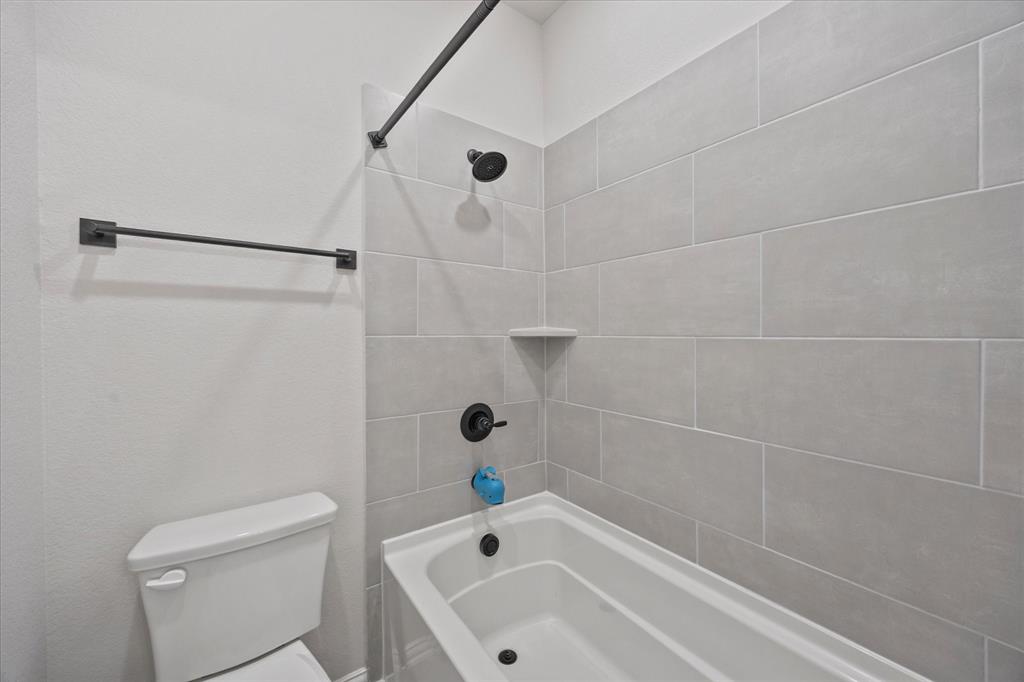 280 Sparkling Springs Drive Property Photo 31