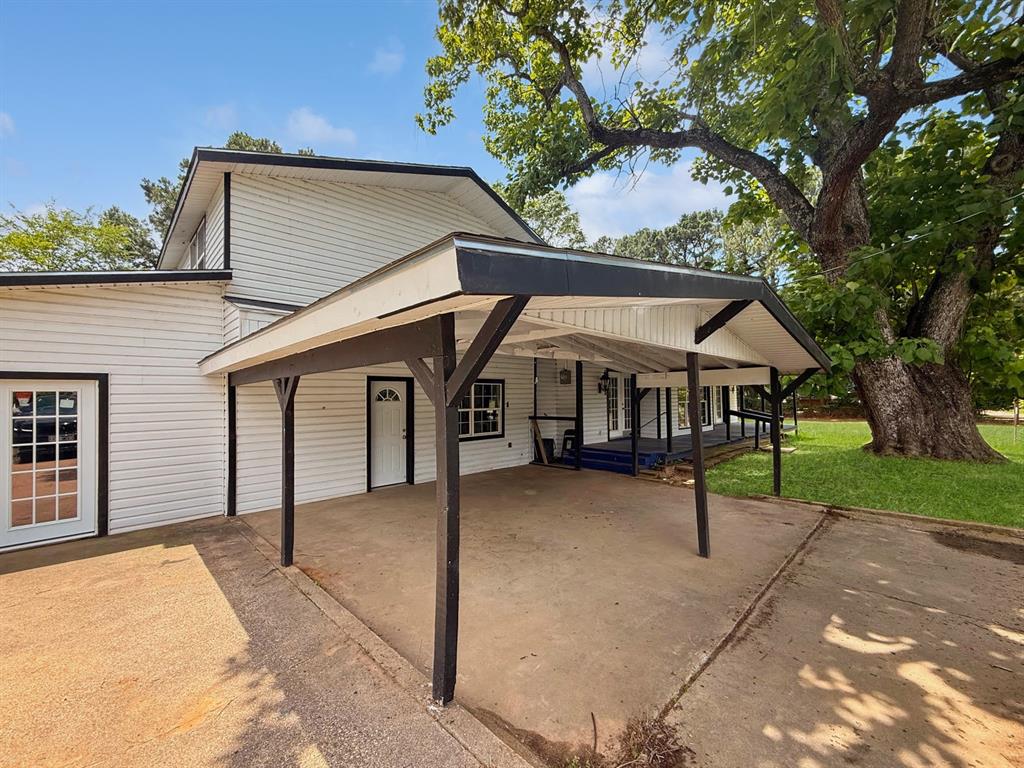18023 Lakeview Boulevard Property Photo 1