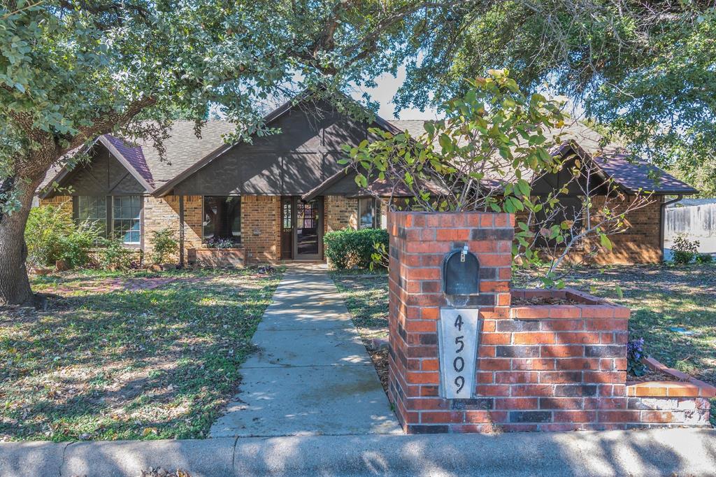 4509 Castle Combe Place Property Photo 1