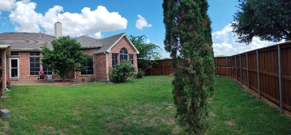 3901 Moonbeam Court Property Photo 3