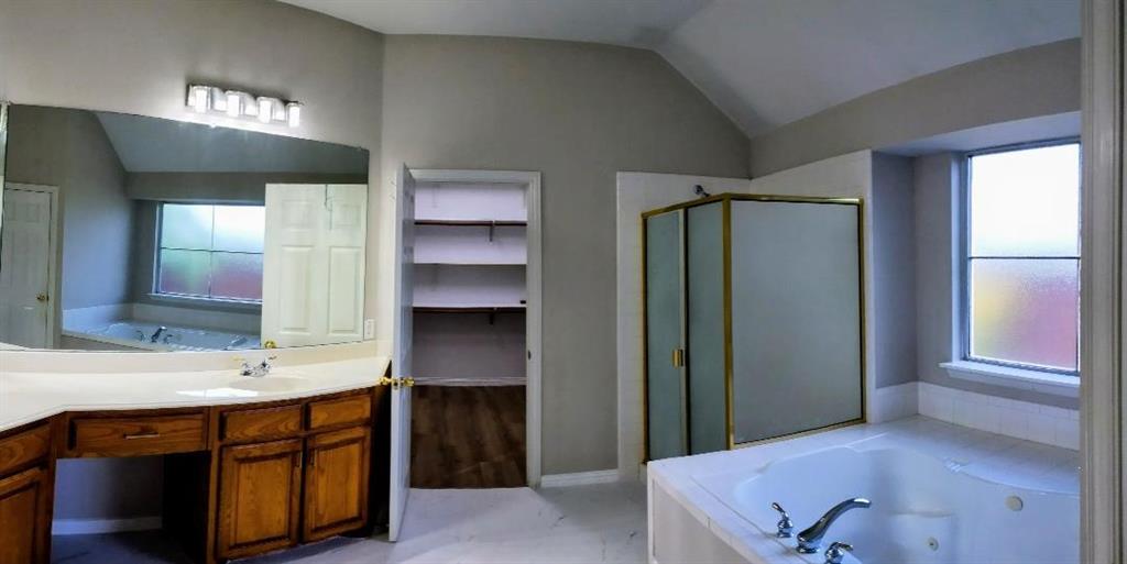 3901 Moonbeam Court Property Photo 27