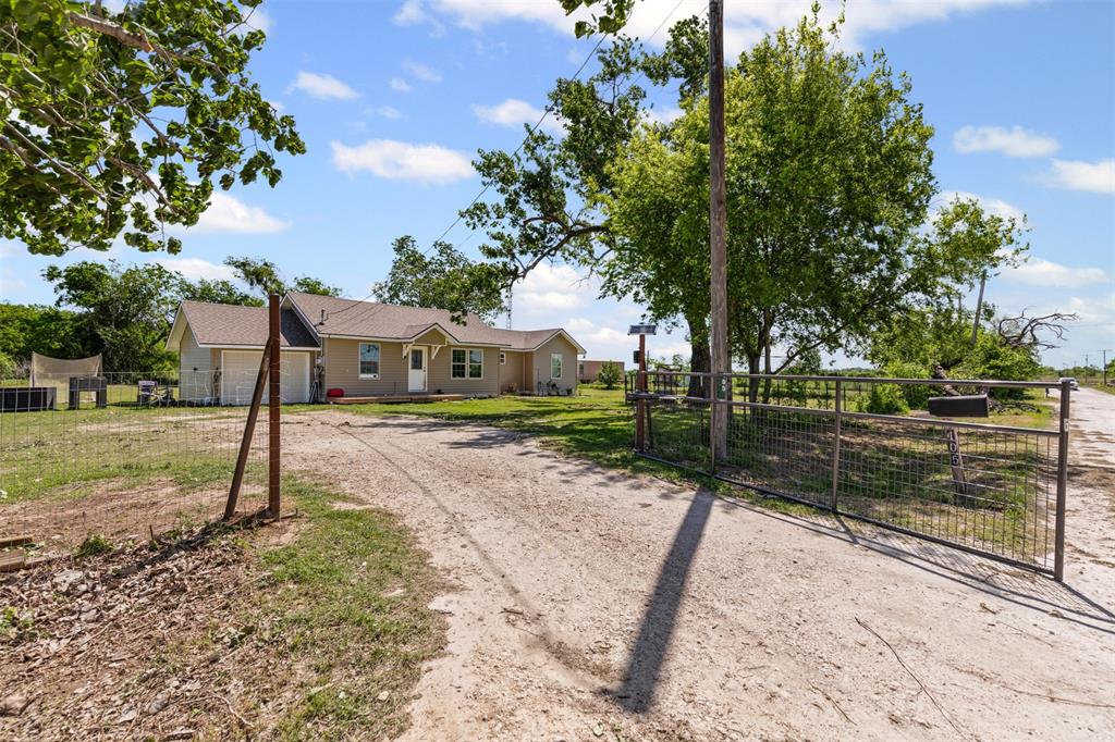 105 S Lavaca Street Property Photo 1